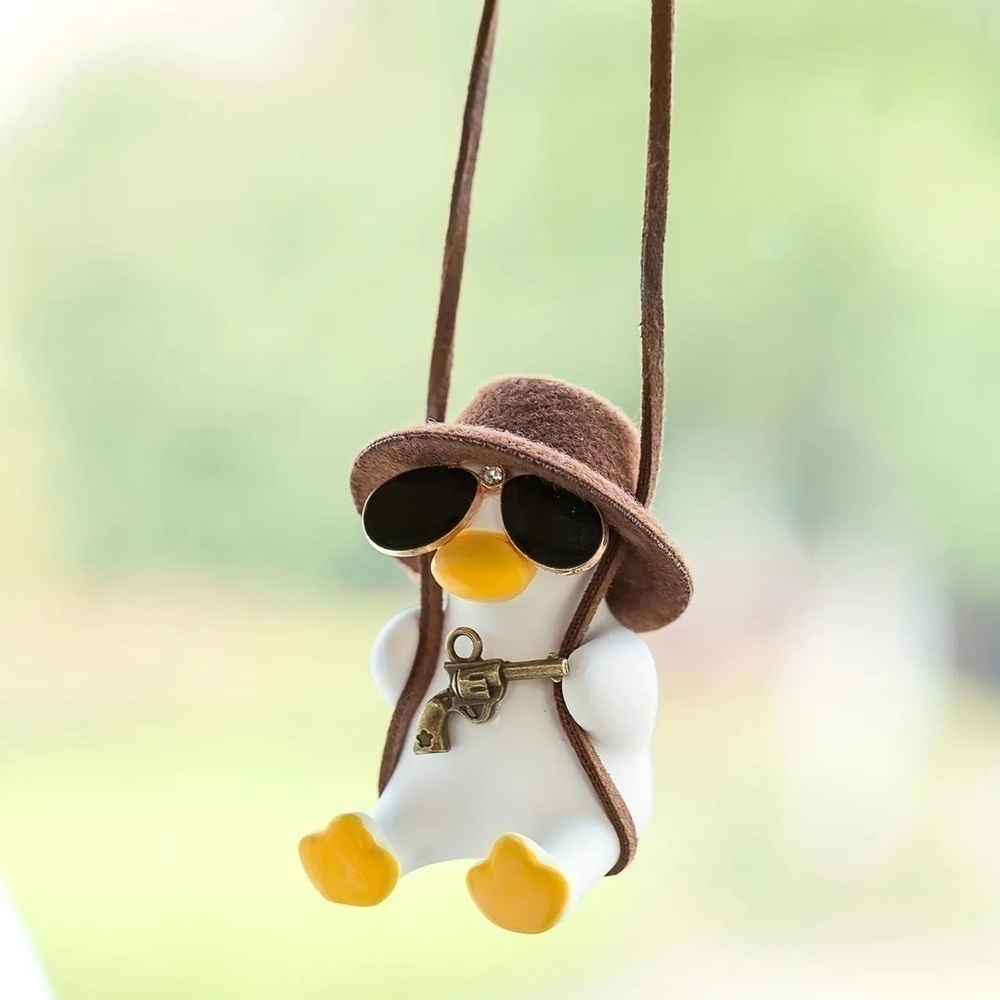 Swinging Duck Without Necklace For Car Mirror Or Christmas Tree New in Packaging